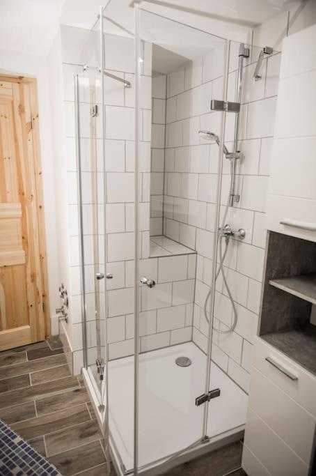 Stadt-Ferienwohnung Mit 55 M² Fuer 2 Erw. Personen Und Kind Bis 3 Jahren Bad Lauterberg Buitenkant foto